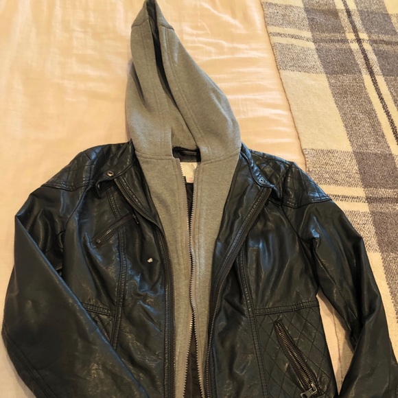 Cute leather moto jacket w/ double zip and hood - Picture 2 of 2